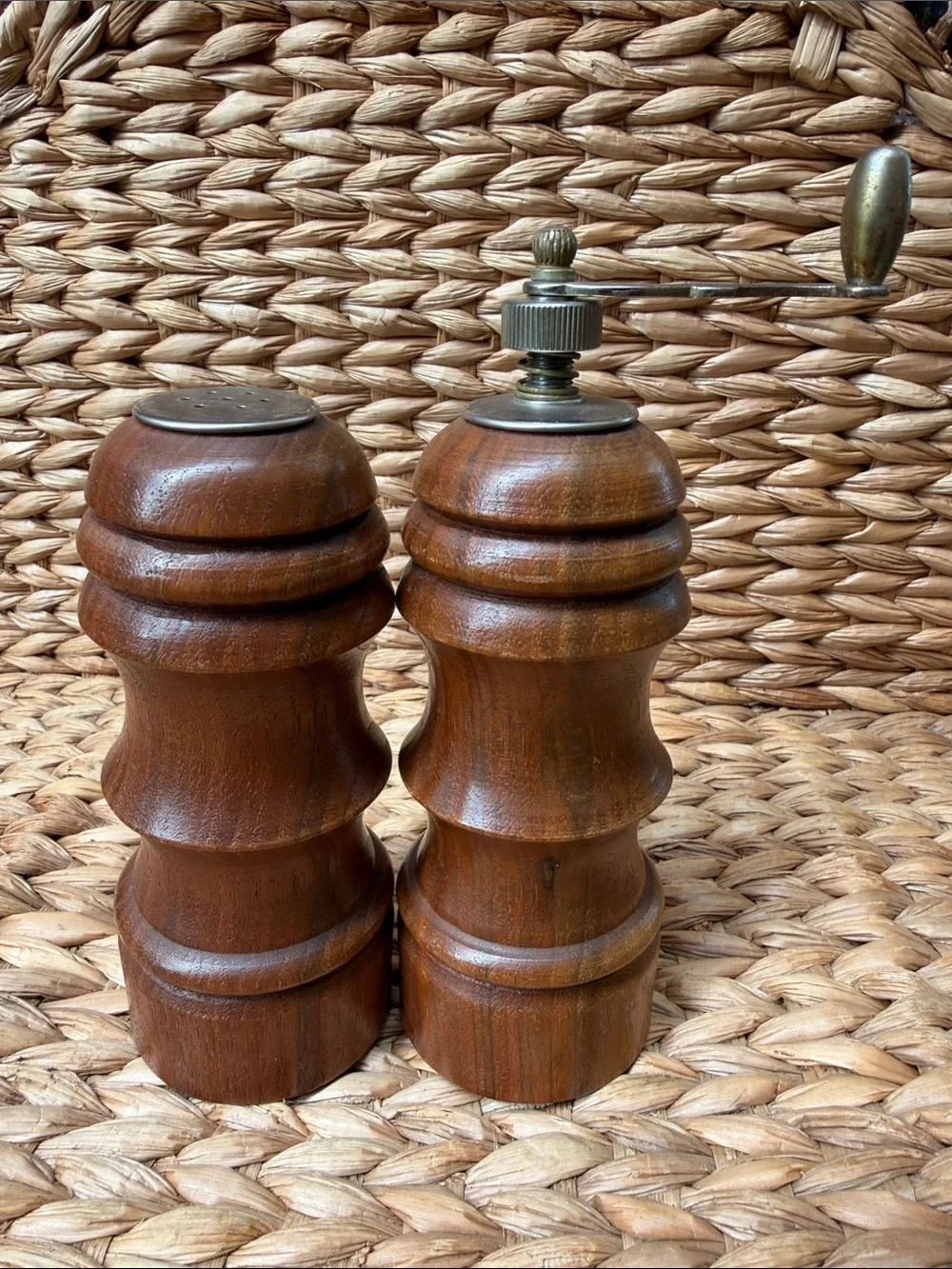 Vintage 60’s Wooden Salt & Pepper Mill Set – Hand Cranked Wood Grinder & Shaker